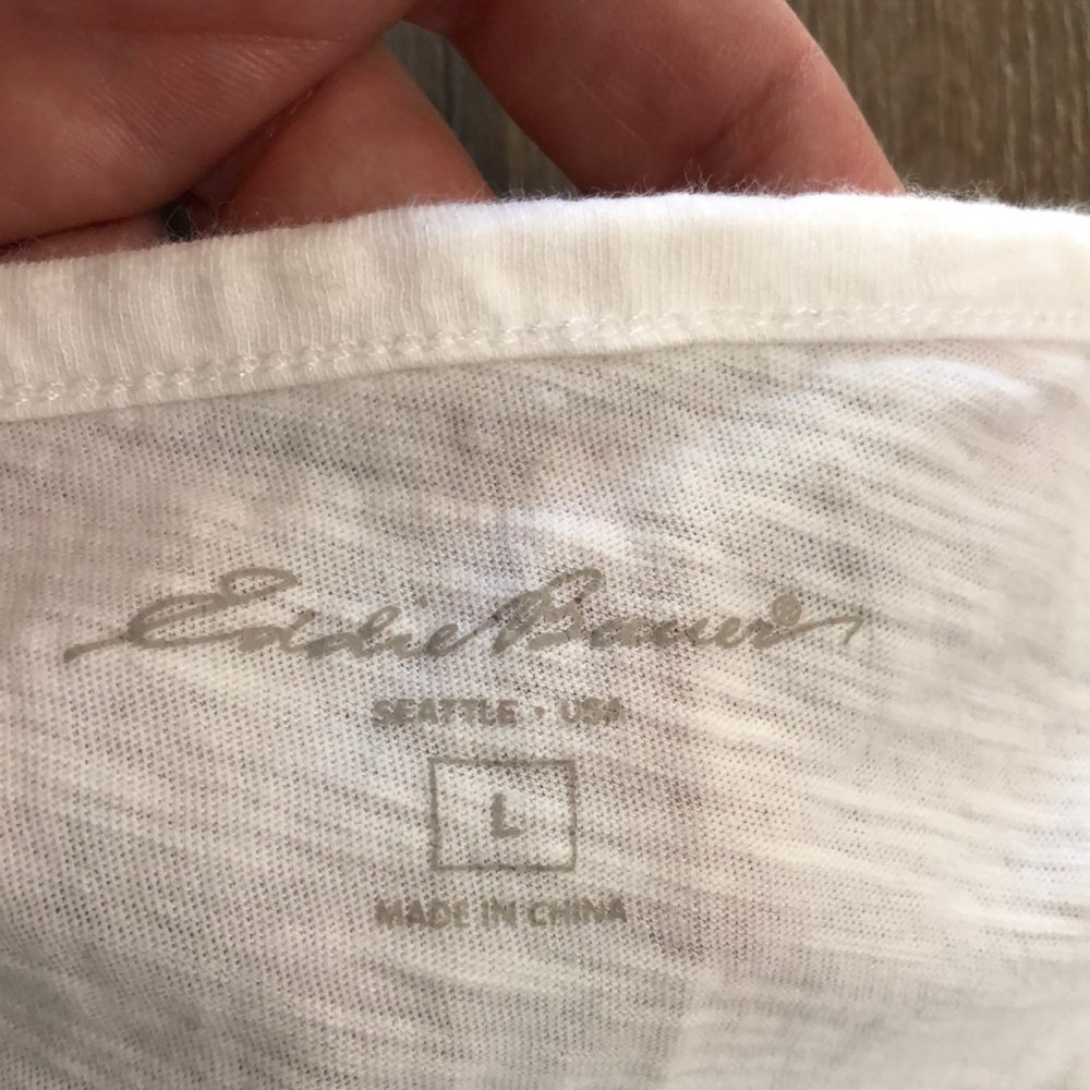NWOT - EDDIE BAUER 100% Cotton White Sleeveless Ruffle Front Top - Picture 2 of 5